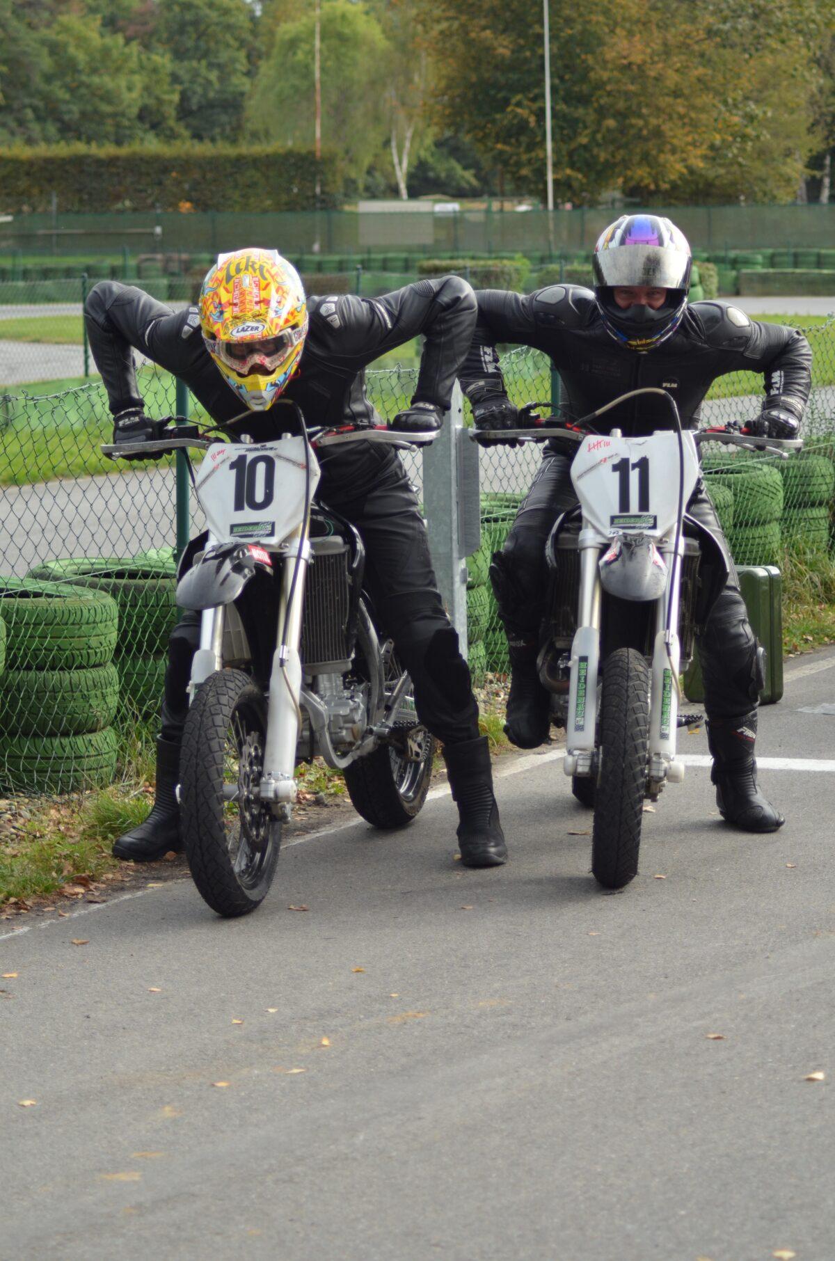 Supermoto Training auf der Kartbahn: 34 PS, 450 ccm und jede Menge Spaß in 9 Kurven 6 Supermoto Training - Start
